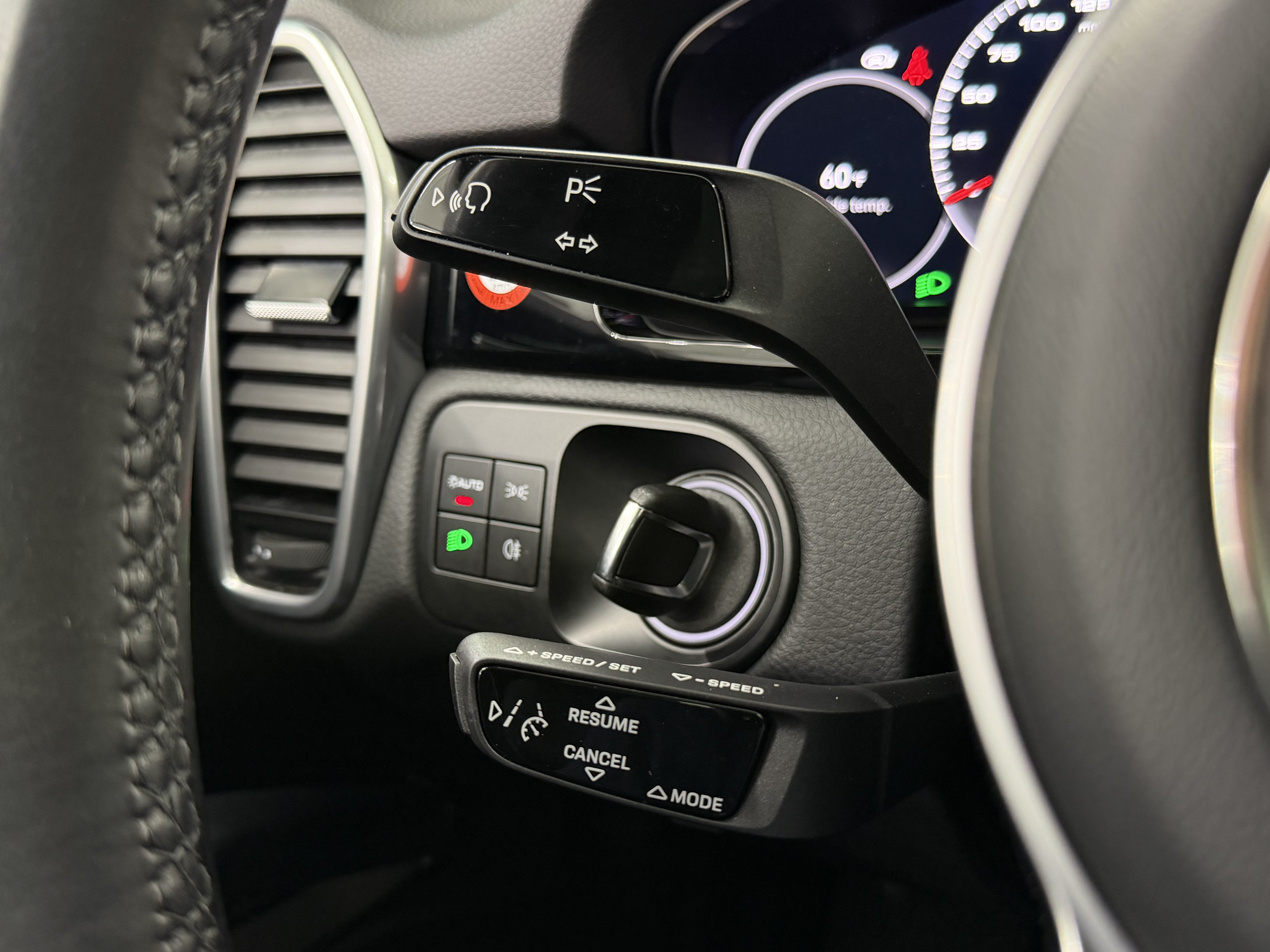 Certified 2023 Porsche Cayenne AWD/4WD image 48