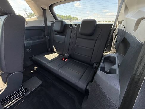 Used 2020 Volkswagen Tiguan SE w/ 3rd Row Seat Package AWD/4WD image 24