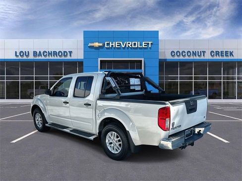 Used 2017 Nissan Frontier SV image 6