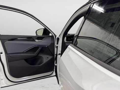 New 2026 Volkswagen Tiguan SE R-Line AWD/4WD image 14