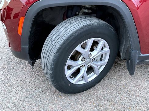 Used 2022 Jeep Grand Cherokee Limited w/ MOPAR Finishing Package AWD/4WD image 24