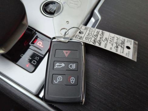 New 2026 Land Rover Range Rover SE image 36