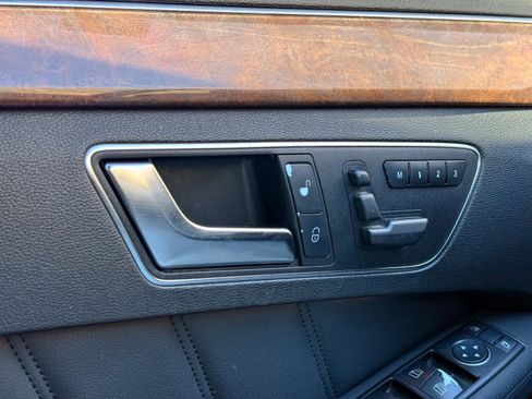 Used 2012 Mercedes-Benz E 350 4MATIC Sedan image 29