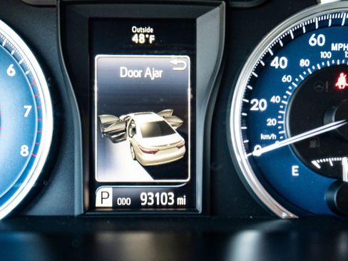 Used 2015 Toyota Camry XLE image 37