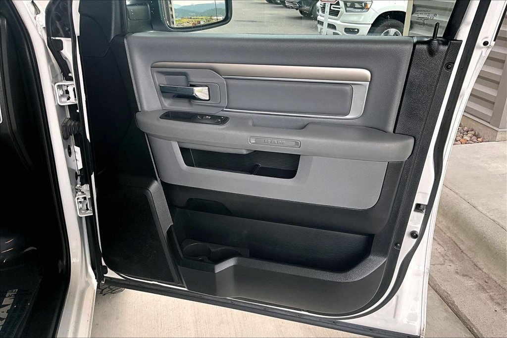 Used 2020 RAM 1500 Classic SLT AWD/4WD image 24