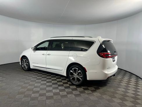 Used 2022 Chrysler Pacifica Pinnacle image 9