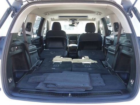 Used 2024 Jeep Grand Cherokee L Laredo image 13