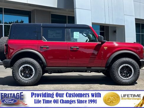 New 2026 Ford Bronco Badlands w/ Sasquatch Package AWD/4WD image 3