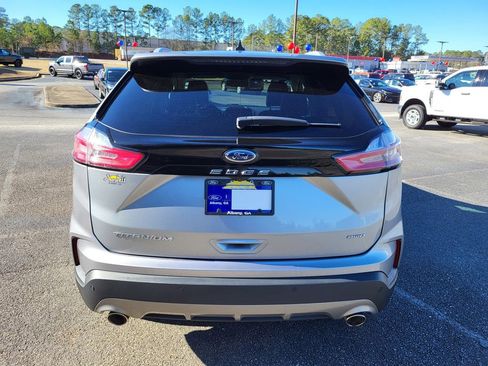 Used 2023 Ford Edge Titanium image 4