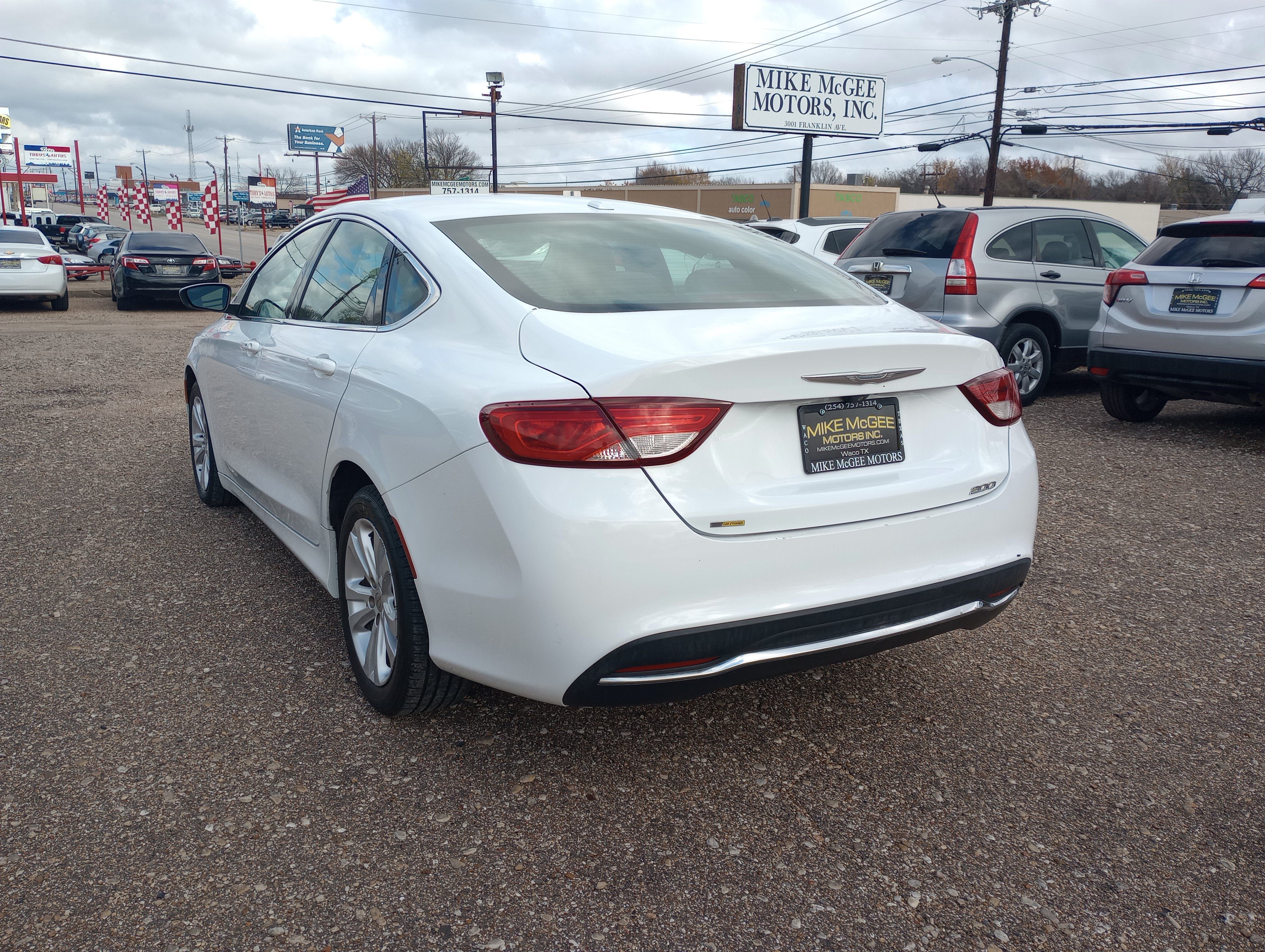 Used 2015 Chrysler 200 Limited FWD image 5
