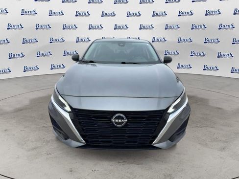 Used 2024 Nissan Altima 2.5 SV FWD image 2