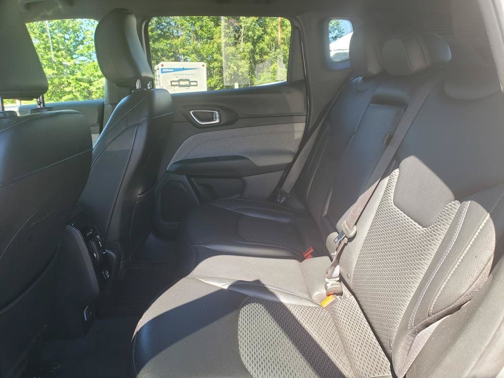 Used 2024 Jeep Compass Latitude AWD/4WD image 13