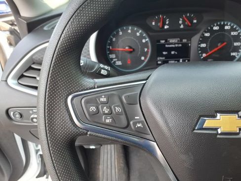 Used 2025 Chevrolet Malibu LT FWD image 8