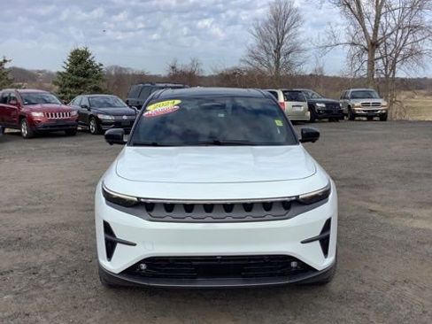 Used 2024 Jeep Wagoneer Launch Edition image 11