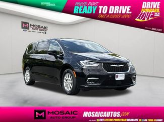 Used 2025 Chrysler Pacifica Select FWD video 1