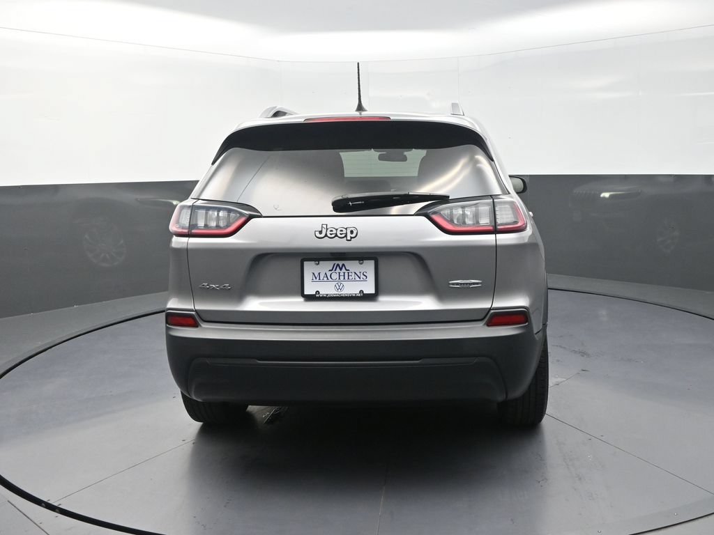 Used 2019 Jeep Cherokee Latitude w/ Popular Appearance Group AWD/4WD image 9