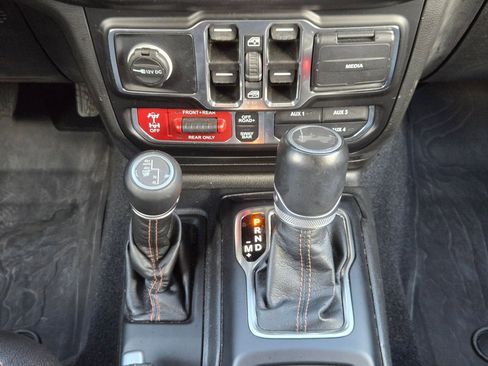 Used 2022 Jeep Wrangler Unlimited Rubicon AWD/4WD image 20