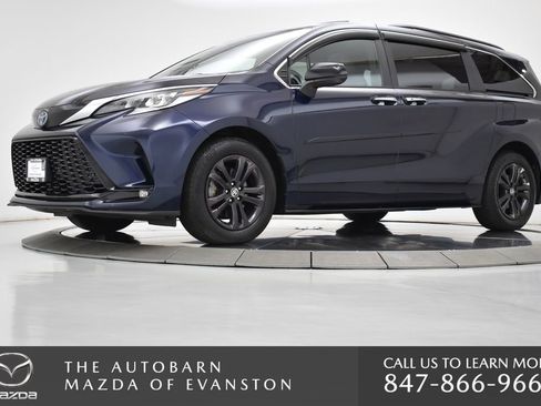 Used 2024 Toyota Sienna XSE AWD/4WD image 14