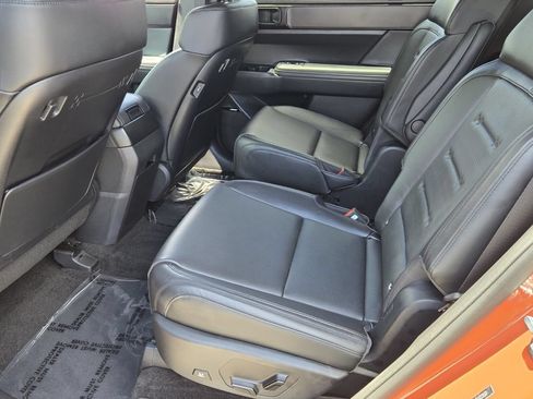 Certified 2025 Hyundai Santa Fe Calligraphy FWD image 11