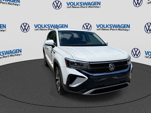 Used 2023 Volkswagen Taos SE FWD image 16