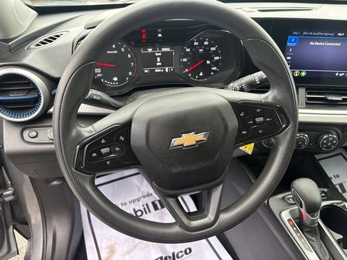 Used 2024 Chevrolet Trax LS w/ LS Convenience Package FWD image 23
