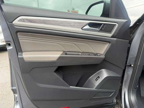 Used 2023 Volkswagen Atlas Cross Sport SE w/ Panoramic Sunroof Package AWD/4WD image 12