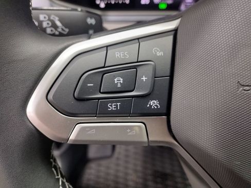 New 2025 Volkswagen Taos SE image 25