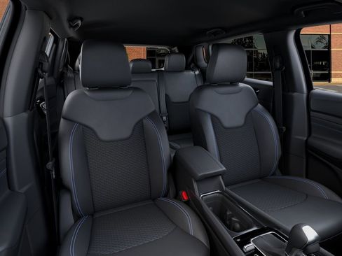 New 2026 Jeep Compass Latitude AWD/4WD image 16