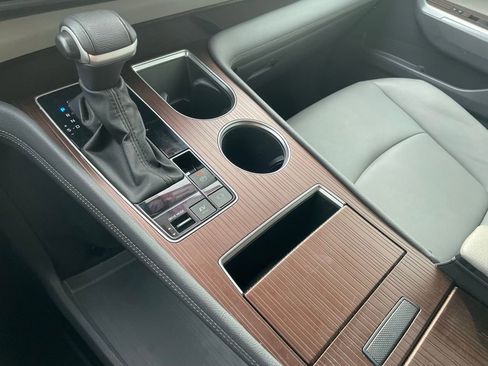 Used 2024 Toyota Sienna XLE image 19