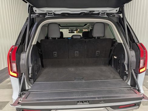 Used 2025 Ford Expedition Platinum image 28