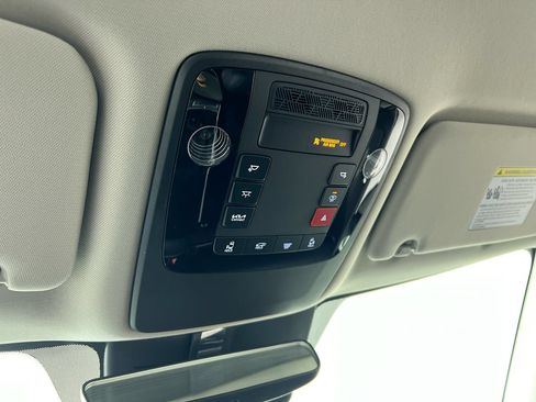 New 2026 Kia Carnival EX FWD image 19