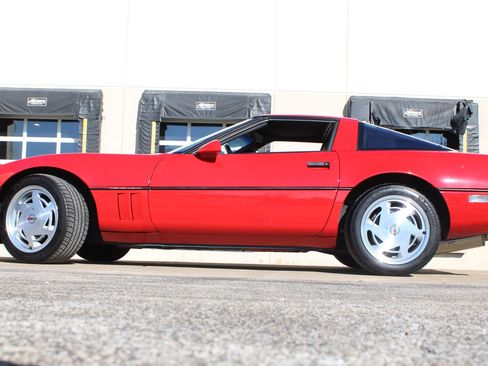 Used 1989 Chevrolet Corvette Coupe RWD image 6