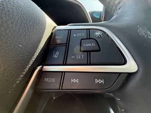 Used 2025 Toyota Highlander Platinum image 26