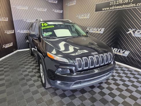 Used 2016 Jeep Cherokee Limited AWD/4WD image 7