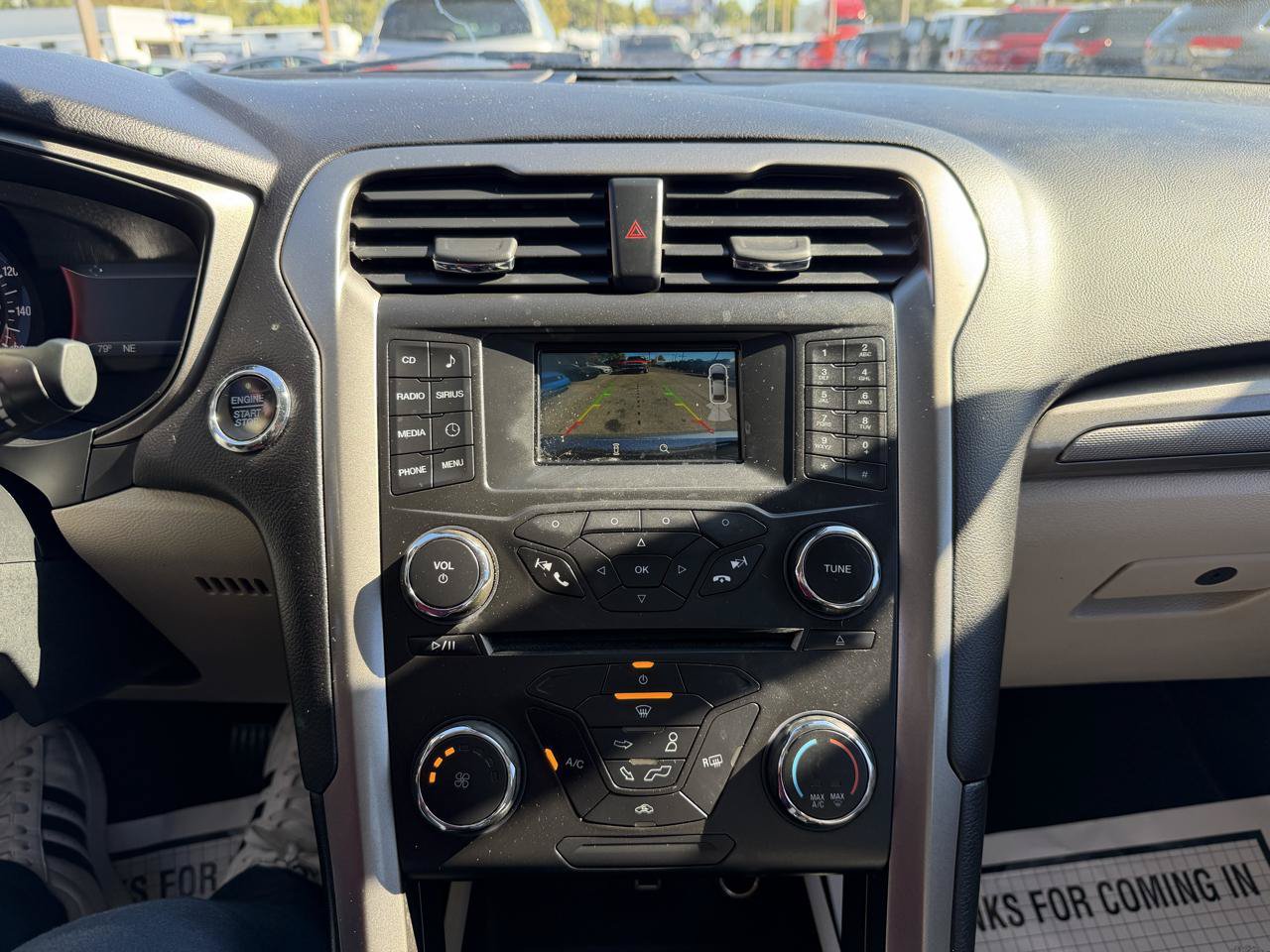 Used 2018 Ford Fusion SE FWD image 15