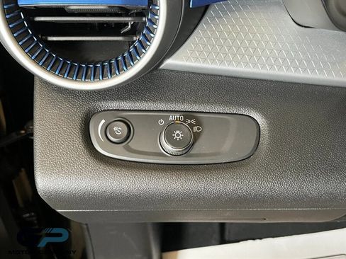 Used 2024 Chevrolet Trax LS w/ LS Convenience Package image 19