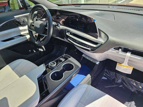 New 2026 Cadillac Lyriq Sport AWD/4WD image 10