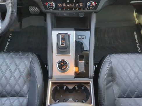 Used 2023 Mitsubishi Outlander SEL image 23