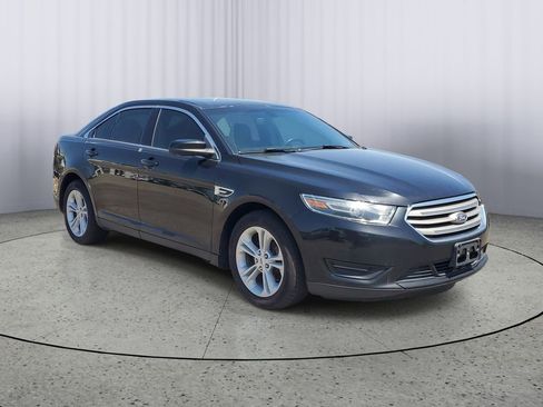 Used 2016 Ford Taurus SEL w/ Equipment Group 201A FWD image 2