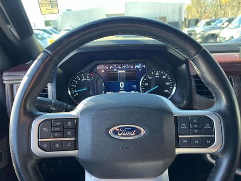 Used 2022 Ford Expedition Limited image 31