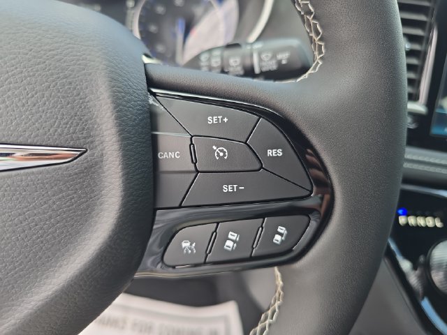 New 2026 Chrysler Pacifica Select w/ S Appearance Package FWD image 24