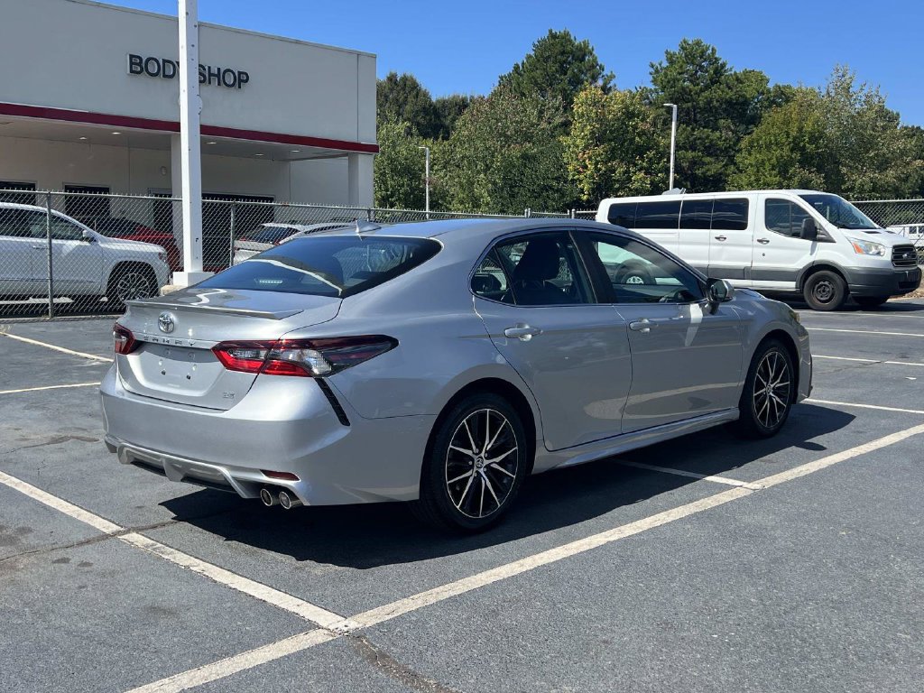 Used 2024 Toyota Camry SE FWD image 7