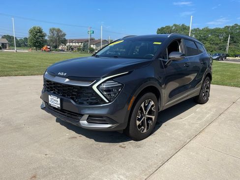 Used 2024 Kia Sportage EX AWD/4WD image 2