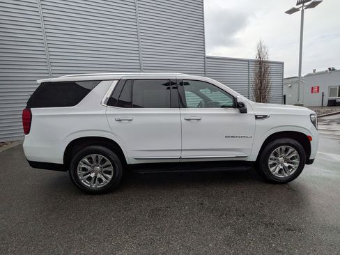 Used 2023 GMC Yukon Denali image 2