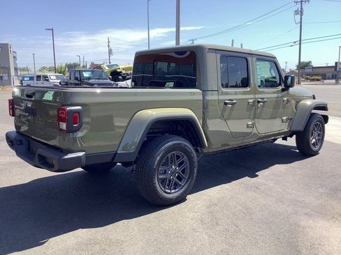 New 2025 Jeep Gladiator Sport image 31