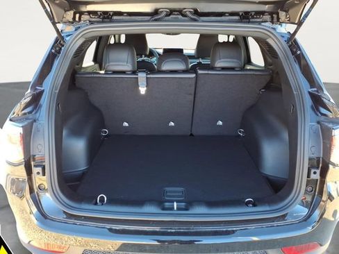 New 2026 Jeep Compass Latitude image 5