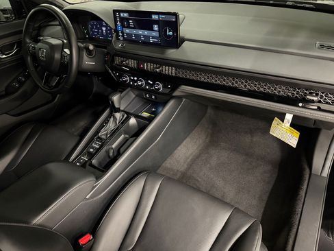 Used 2025 Honda Accord Sport image 41