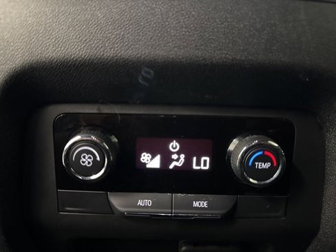 Used 2024 Chevrolet Traverse LT w/ Trailering Package image 25