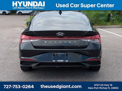 Certified 2023 Hyundai Elantra SEL w/ Convenience Package FWD image 4