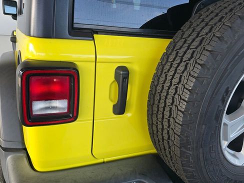 Used 2023 Jeep Wrangler Unlimited Sport AWD/4WD image 32